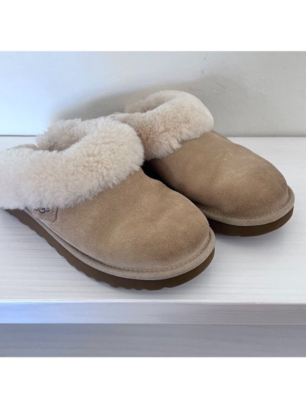 Uggs Womens Sz 6 Coquette Slip on Slippers Chestnut Suede Shearling Lining Cozy